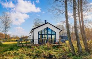 1 Bedroom Beach Front Home In Ludvigsborg