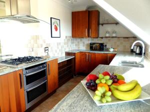 Basingstoke Apartments - St Raphael House, City Centre Charming Apartments