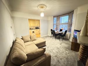 Stylish Apartment close to Central London!