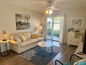 Pinecrest #1 2BR 4 Beds Free Parking