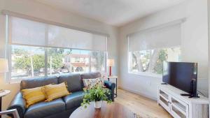 Colorful 22 Villa in Lil Havana, Free Parking