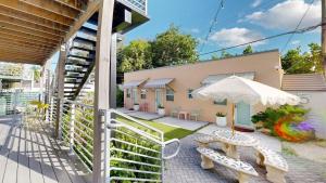 Comfortable 22 Villa in Lil Havana, Free Parking