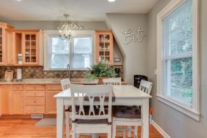 2 Mi to Bay Park Charming Milwaukie Getaway