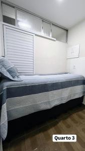 APARTAMENTO 93 Guarujá Pitangueiras Pé na Areia Vista para o Mar 9º Andar