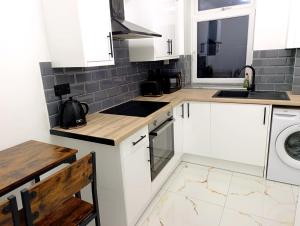 Modern 1BR -Walk to Cardiff centre & train station