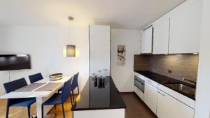 Unique Serviced Living @ Airport Line Colmarer