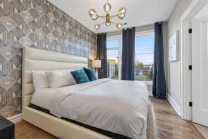 Fiddlers Flats - Sleeps 16 - Two Rooftops with view