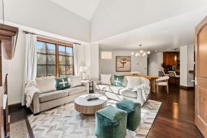 Beaver Creek Penthouse with Pool, Hot Tub, Walkable