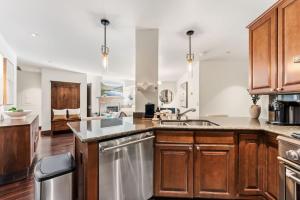 Beaver Creek Penthouse with Pool, Hot Tub, Walkable