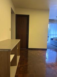 Apartamento 2 quartos, 5 pessoas, garagem, portaria e Wi-Fi