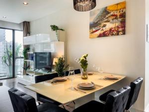 Near BTS l Central Sukhumvit l Pool and Garden l Sontana