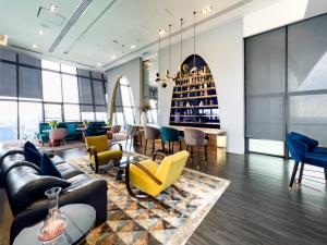 Near BTS l Fully Furnished l Pool and Gym l Sontana