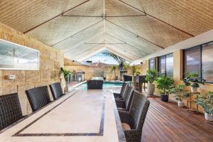 Hillarys Platinum Retreat