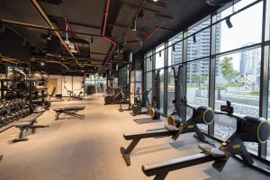 StayMada - Peninsula Luxury Apartment with Balcony