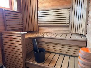 Central and Spacious Apartment for 5 with Sauna