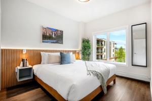 New 2BR in DT Golden with AC, Balcony, BBQ, Sleeps 6