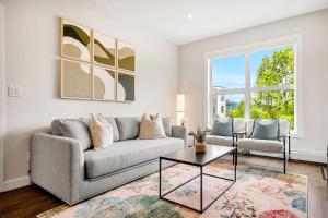 New 2BR in DT Golden with AC, Balcony, BBQ, Sleeps 6