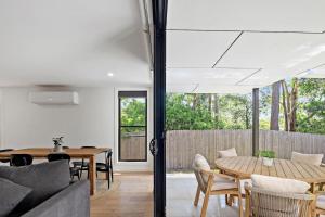 Stylish Sun Soaked Duplex Walk to Beach