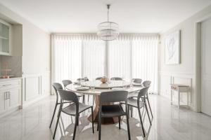 Comfortable 5BR Stay in Prime Sunnybank with Pool