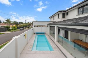 Comfortable 5BR Stay in Prime Sunnybank with Pool