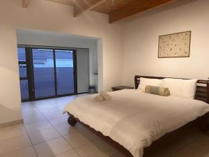 Gigi At The Palm Tree