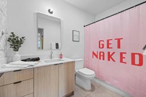 Walk to Broadway- Pool & Cabanas-Luxury Suite