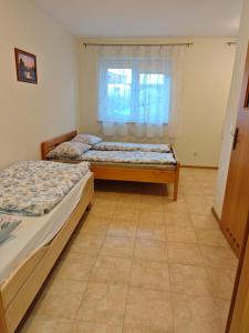 Domek nad wodospadem