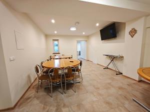 Domek nad wodospadem