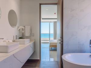 De Lujo con Vista al Mar a Pie de Playa