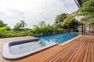 2 bedroom penthouse with terrace and great view!