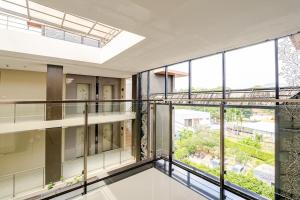 2 bedroom penthouse with terrace and great view!