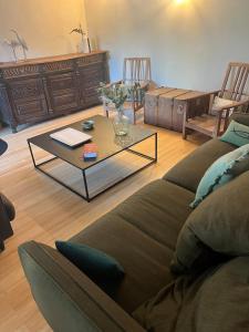 Les Pierres Salées, Family home