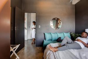 Premium Stay in Central Johannesburg Cultural Heart - Hallmark House