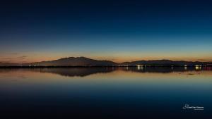 Appartement moderne vue sur étang et montagne
