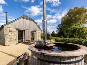 4 Bed in Melbury Abbas 48814