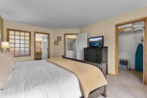 Eagle Crest Golden Pheasant Retreat