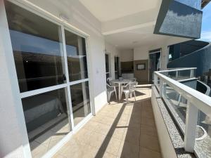 125 - Apartamento espaçoso de 3 dormitórios em condomínio