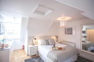 The Attic, Tre-Pol-Pen