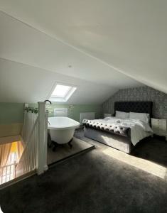 Modern 2 bedroom cottage house