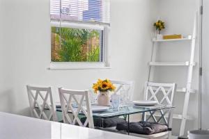 Flamingo VillaPrivate YardWalk to Atlantic Ave!