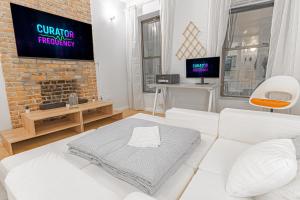 Charming 2B Near Williamsburg