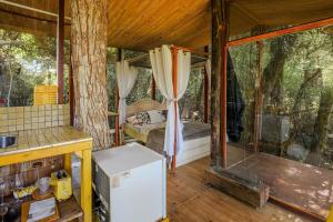 Casa de Vidro na Mata há 90km de São Paulo, com Lago, Piscina, Caiaque, Stand UP, Cascata e Escorrega no Lago - Quinta do Vale Itatiba