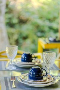 Casa de Vidro na Mata há 90km de São Paulo, com Lago, Piscina, Caiaque, Stand UP, Cascata e Escorrega no Lago - Quinta do Vale Itatiba