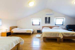 Villa Tina with Swimming Pool, Tennis court, Games room, Sauna, Gym, BBQ