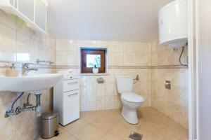 Villa Tina with Swimming Pool, Tennis court, Games room, Sauna, Gym, BBQ