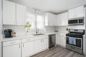 Bankers Hill Chic Roomy Home Near Airport