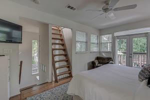 3BR - King Suite Backyard & Fire Pit