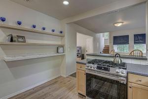 3BR - King Suite Backyard & Fire Pit