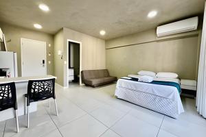 Apê 100 metros da praia com varanda ar condicionado