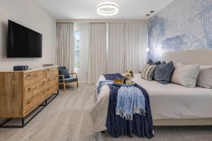 Luxury 9BR Solara Home Themed Fun & Pool